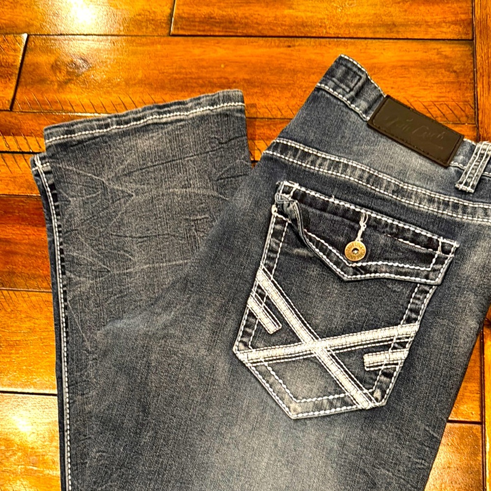 Like new Men’s True Luck denim jeans. Size 32x30.